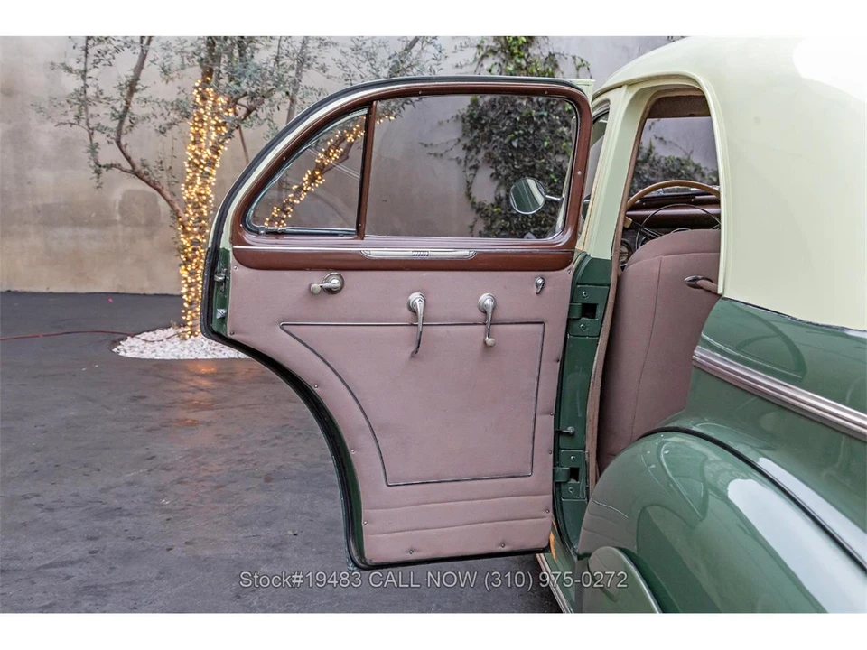 1940 Buick Roadmaster - Image 16 of 31
