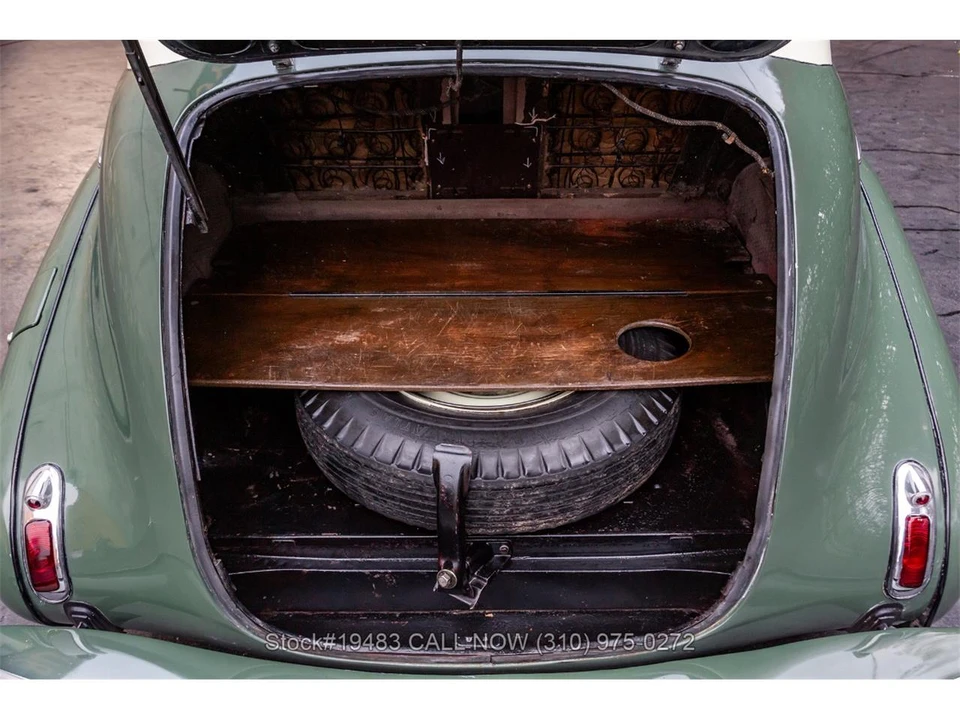 1940 Buick Roadmaster - Image 23 of 31