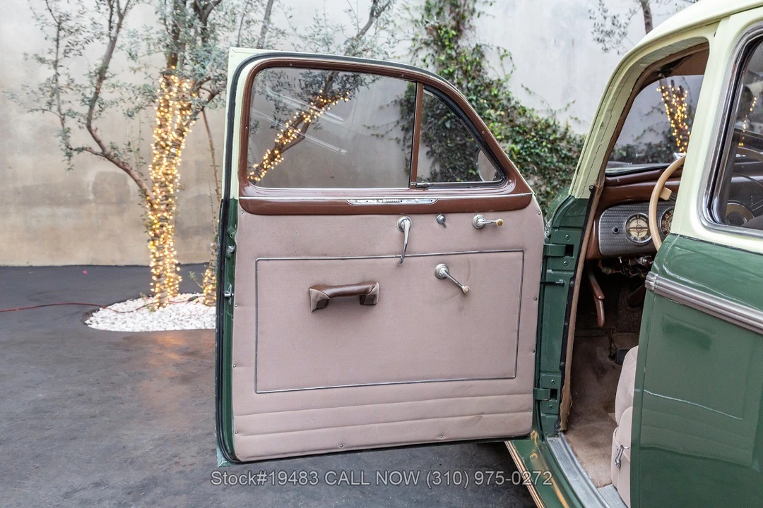 1940 Buick Roadmaster - Image 13 of 31