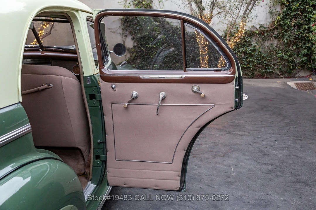 1940 Buick Roadmaster - Image 21 of 31
