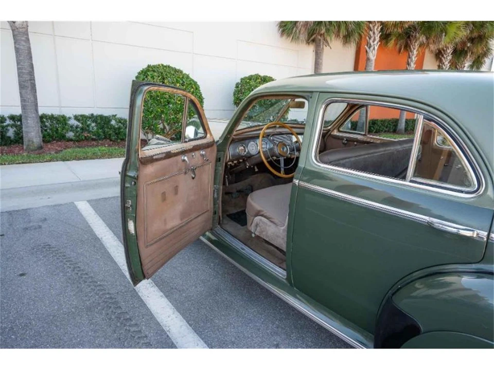 1940 Buick Roadmaster - Image 6 of 10