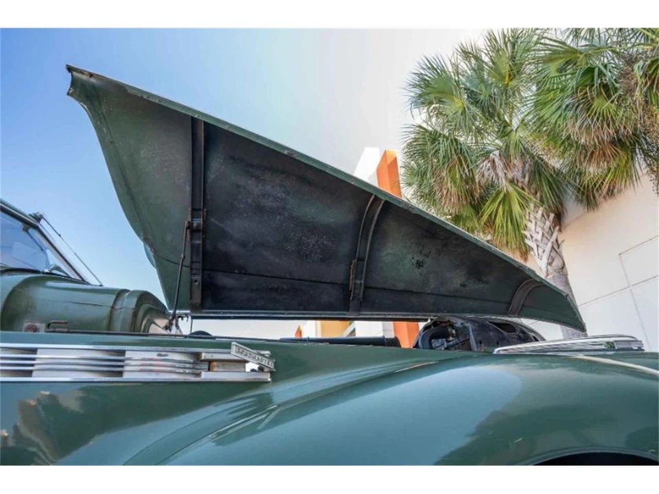1940 Buick Roadmaster - Image 5 of 10