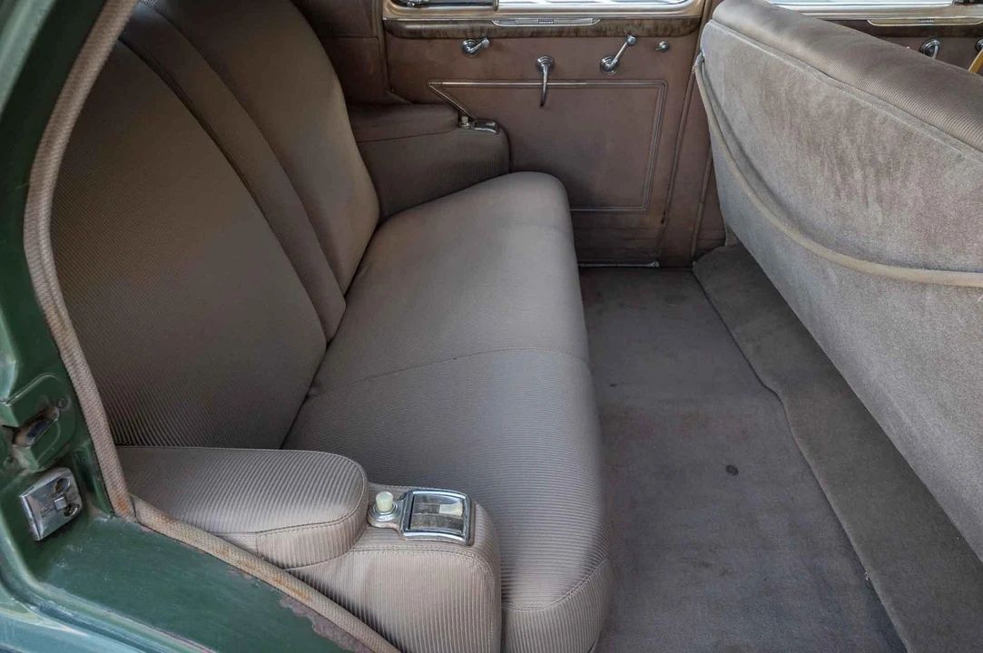 1940 Buick Roadmaster - Image 18 of 21
