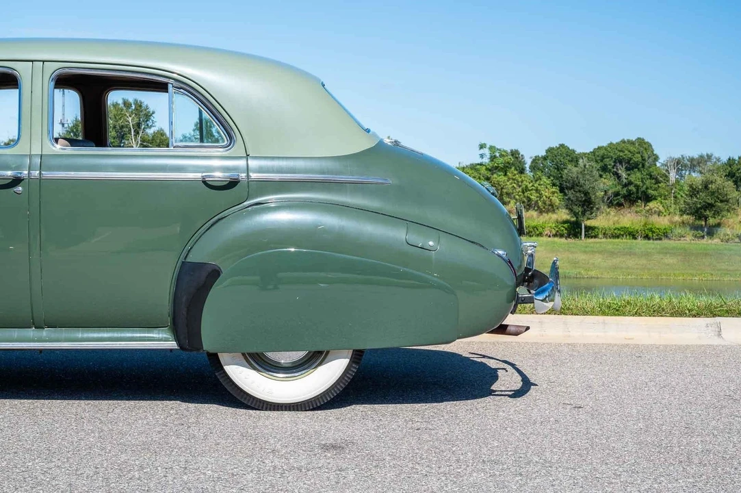 1940 Buick Roadmaster - Image 30 of 31