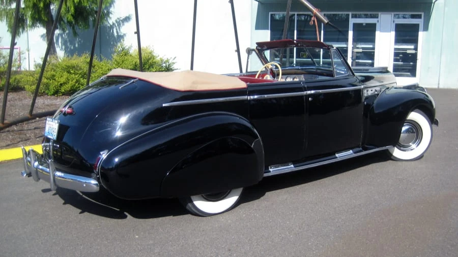 1940 Buick Roadmaster - Image 2 of 11