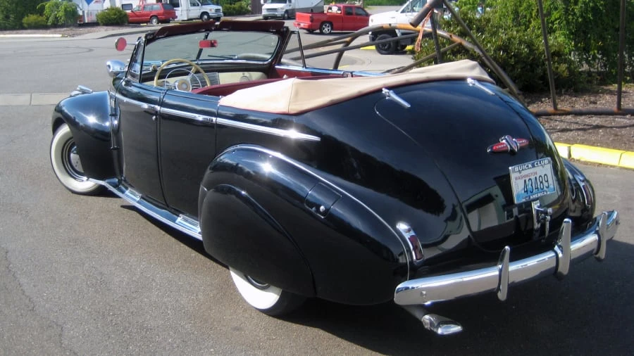 1940 Buick Roadmaster - Image 3 of 11