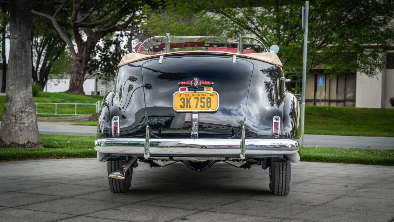 1940 Buick Super - Image 13 of 31