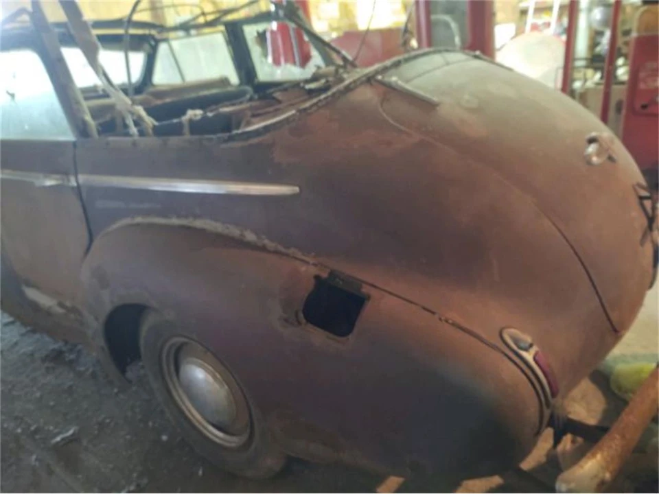 1940 Buick Super - Image 10 of 13