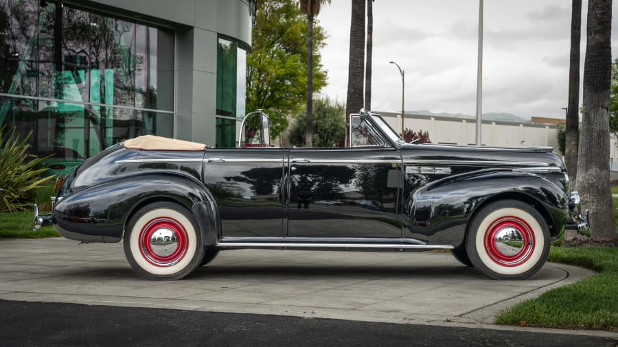 1940 Buick Super - Image 12 of 28