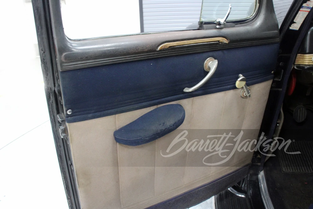 1940 Chrysler New Yorker - Image 5 of 12