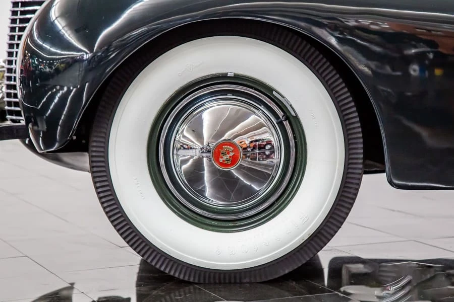 1940 Cadillac Sixty Special - Image 9 of 31