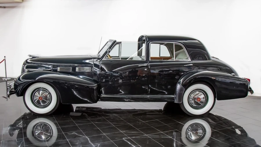 1940 Cadillac Sixty Special - Image 2 of 31
