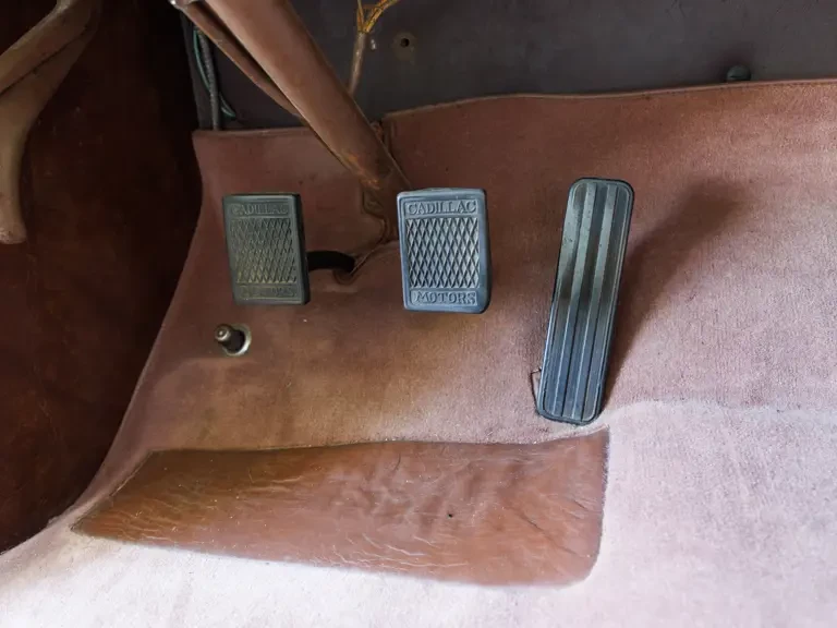 1940 Cadillac Sixty Special - Image 17 of 31