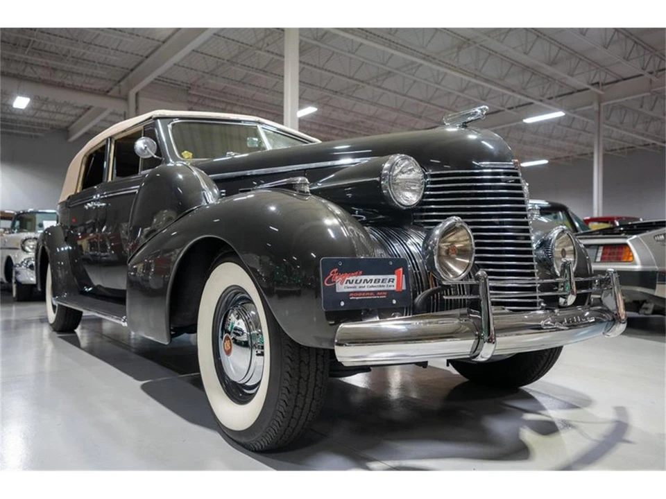 1940 Cadillac Series 62 1st Gen - Image 30 of 31