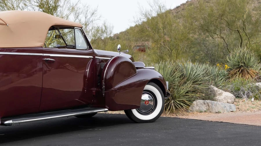 1940 Cadillac Series 70 & 75 - Image 13 of 20