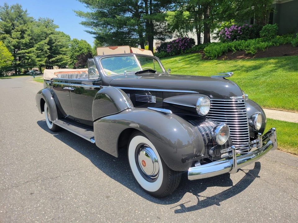 1940 Cadillac Series 70 & 75 - Image 30 of 31