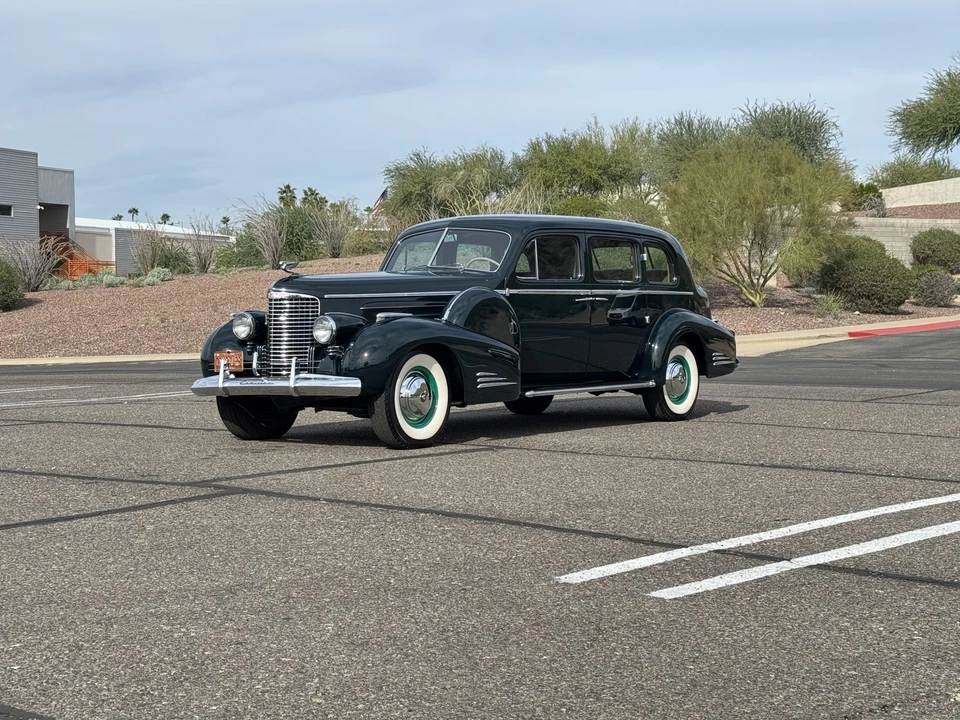 1940 Cadillac Series 70 & 75 - Image 2 of 31