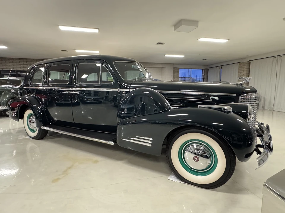 1940 Cadillac Series 70 & 75 - Image 27 of 31
