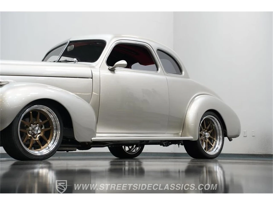 1940 Chevrolet Special & Deluxe & Fleetline - Image 20 of 31