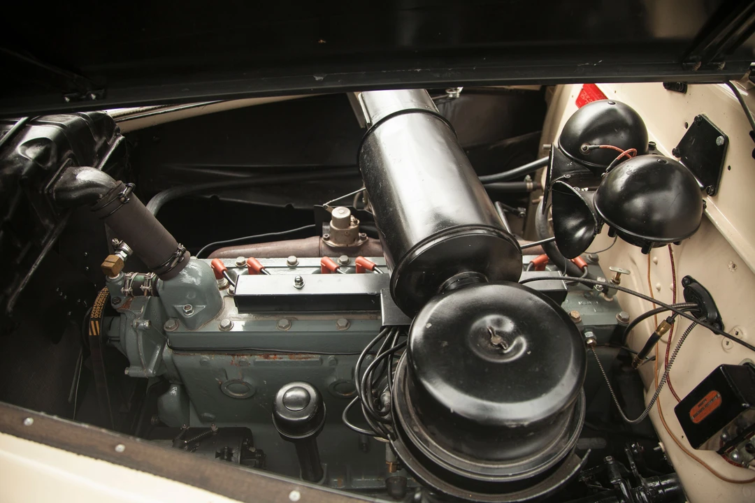 1940 Chrysler New Yorker - Image 8 of 11