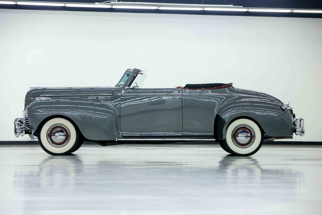 1940 Chrysler New Yorker - Image 2 of 31