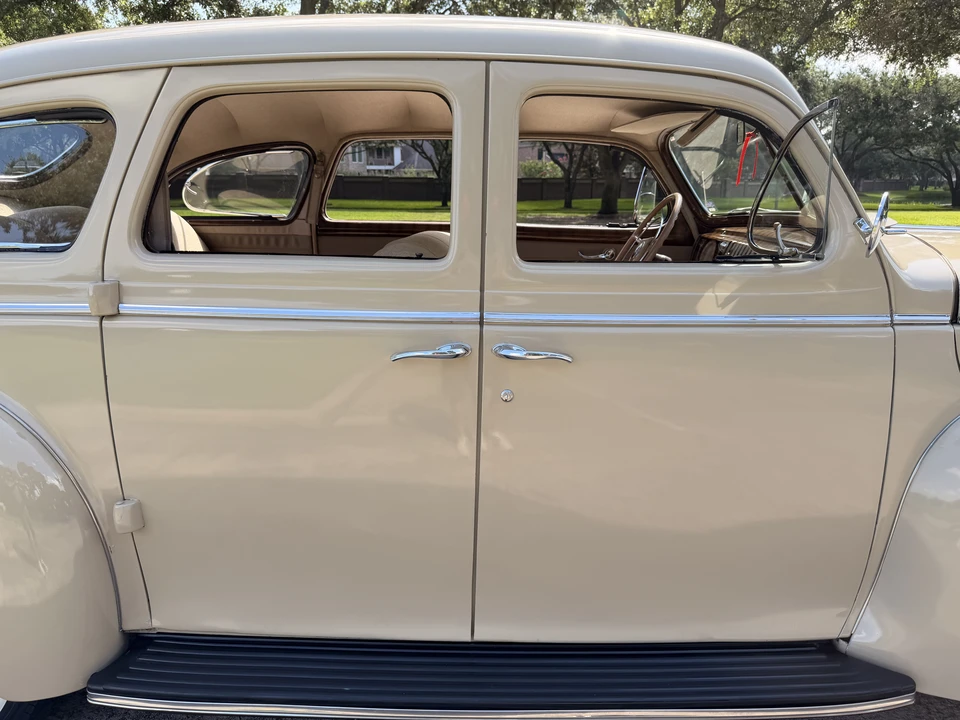 1940 DeSoto - Image 18 of 31