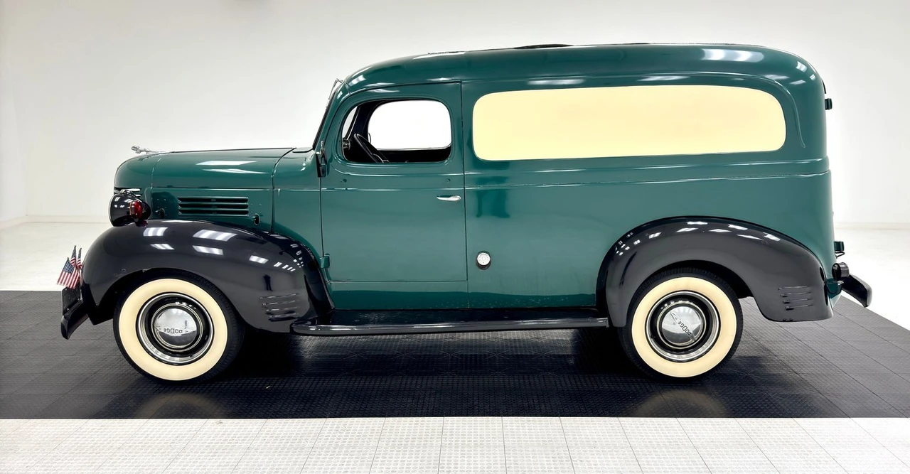 1940 Dodge T/V/W Series - Image 2 of 12