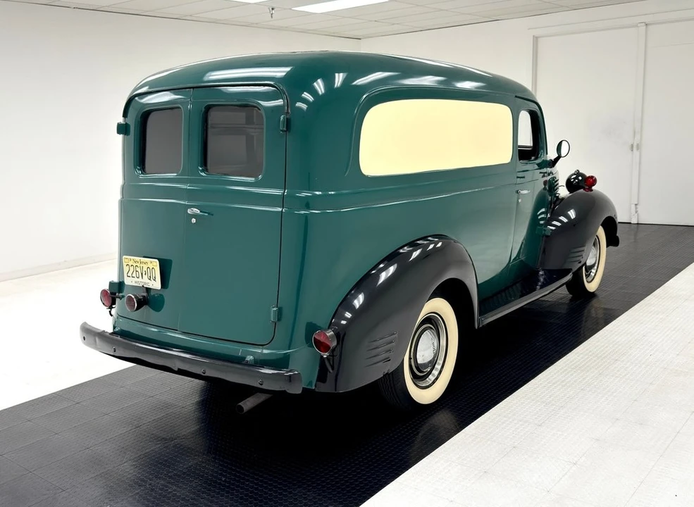 1940 Dodge T/V/W Series - Image 5 of 12