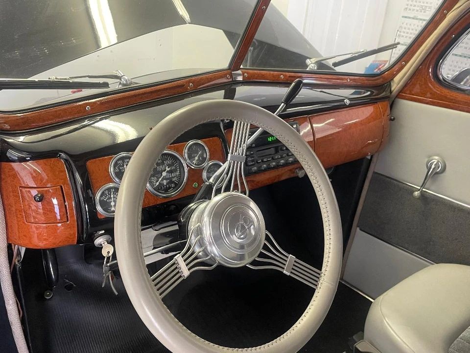 1940 Ford Standard & Deluxe & Super Deluxe - Image 17 of 23