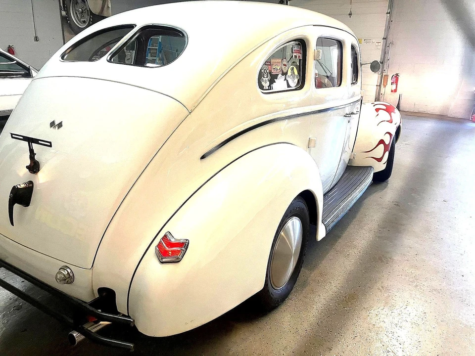1940 Ford Standard & Deluxe & Super Deluxe - Image 14 of 31