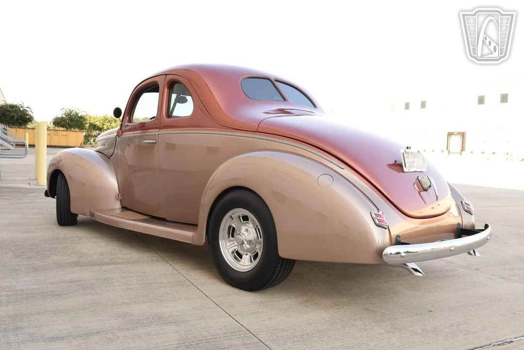 1940 Ford Standard & Deluxe & Super Deluxe - Image 9 of 31