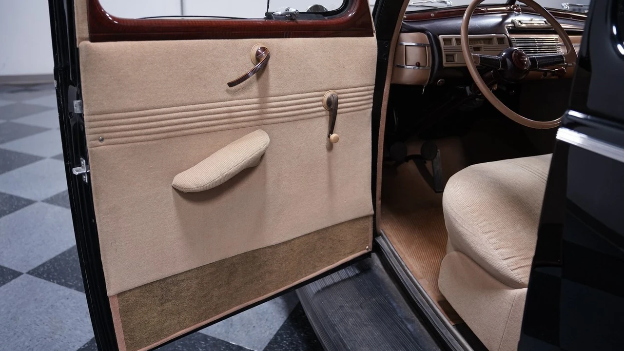 1940 Ford Standard & Deluxe & Super Deluxe - Image 29 of 31