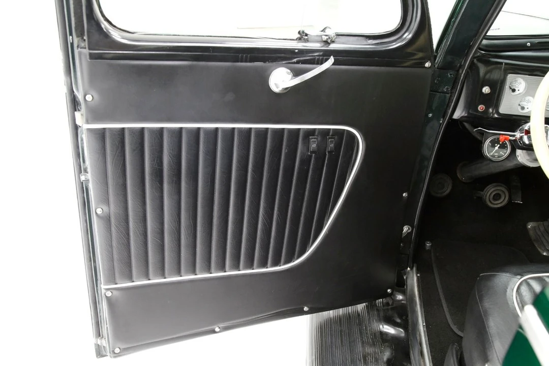 1940 Ford Standard & Deluxe & Super Deluxe - Image 28 of 31