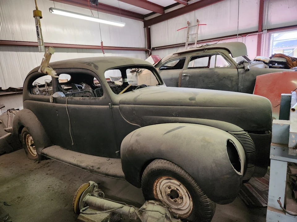 1940 Ford Standard & Deluxe & Super Deluxe - Image 2 of 18