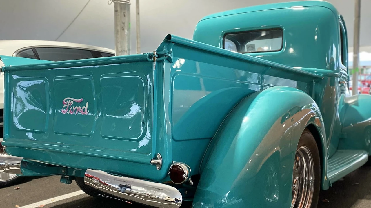 1940 Ford Pickup (1940-1947) - Image 2 of 7