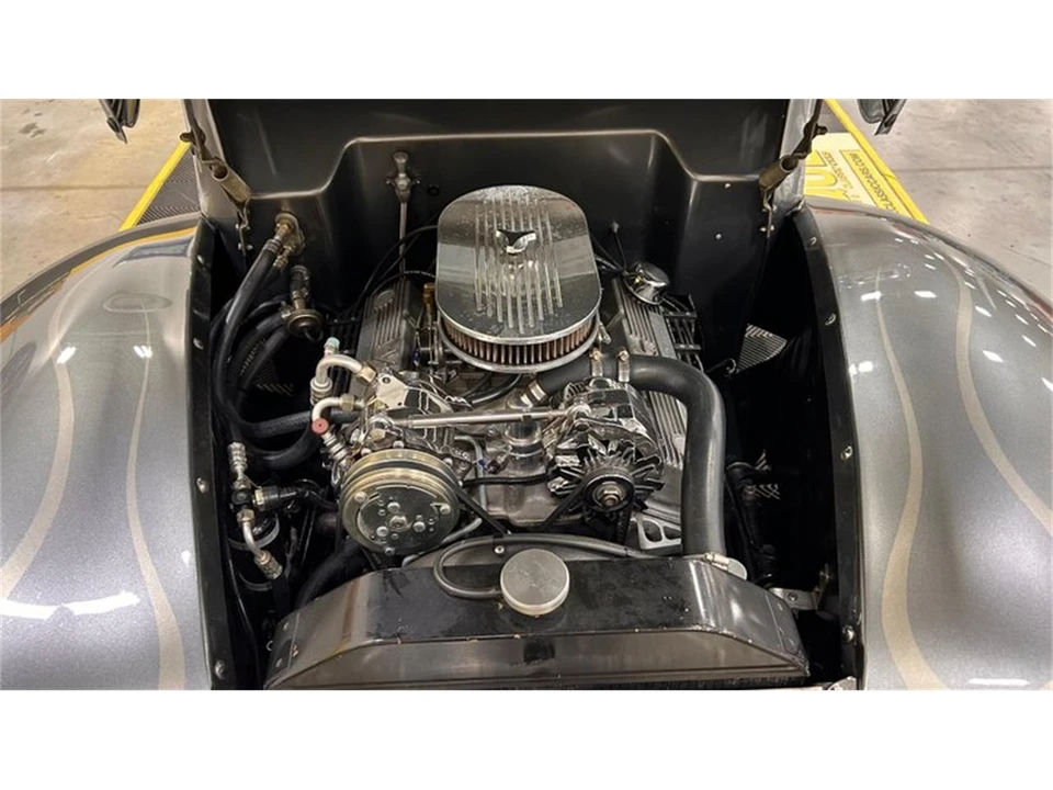 1940 Ford Standard & Deluxe & Super Deluxe - Image 9 of 9