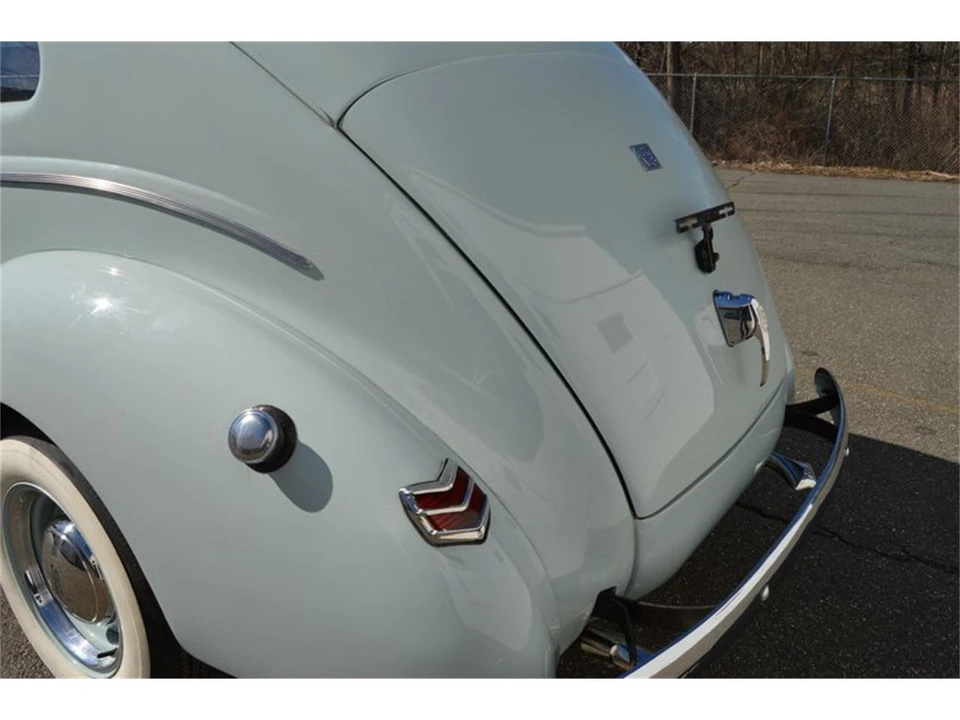 1940 Ford Standard & Deluxe & Super Deluxe - Image 20 of 31