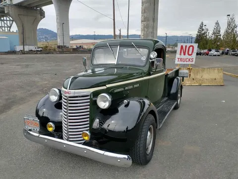 1940 GMC AC100 Pickup Restomod With a Chevy 350 V8