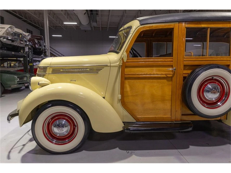 1940 International - Image 21 of 31