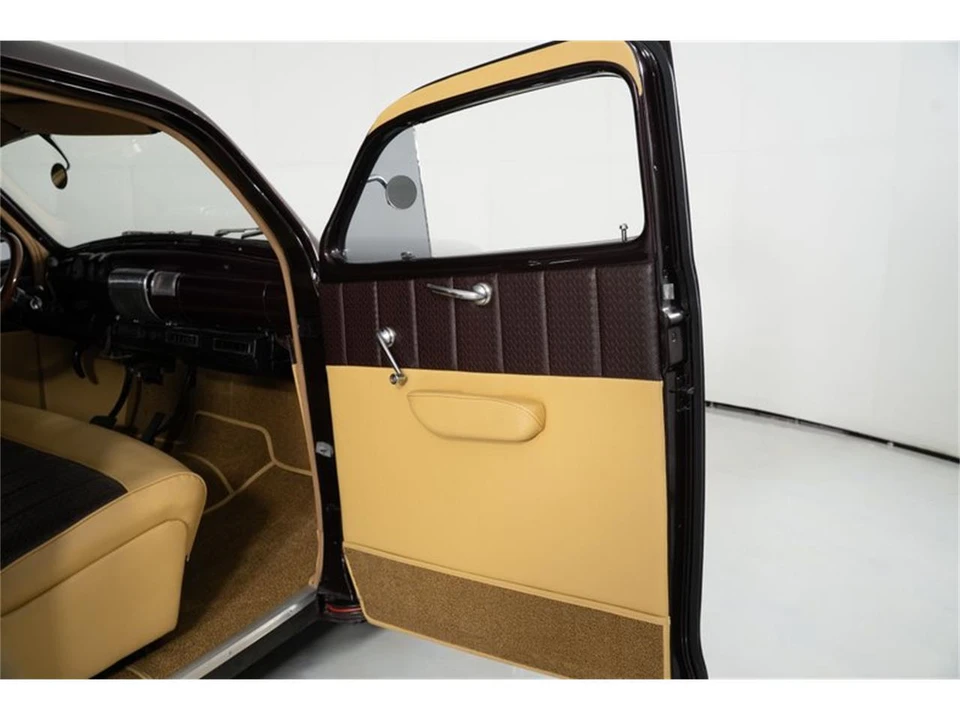 1940 Lincoln Zephyr - Image 31 of 31