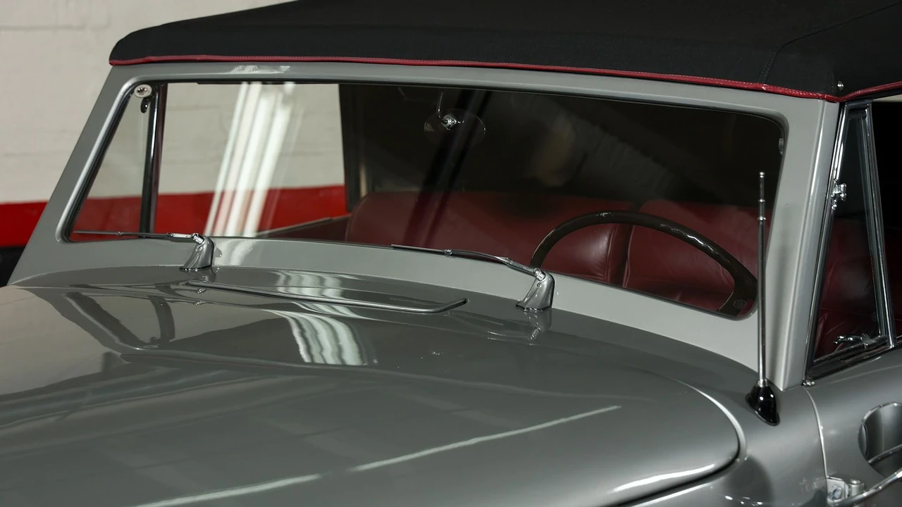1940 Lincoln Zephyr - Image 18 of 31