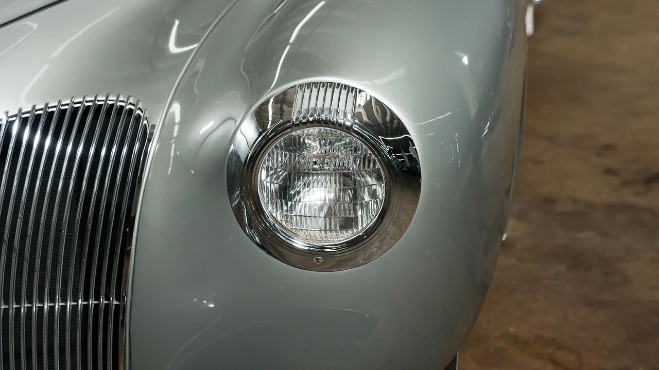 1940 Lincoln Zephyr - Image 11 of 31