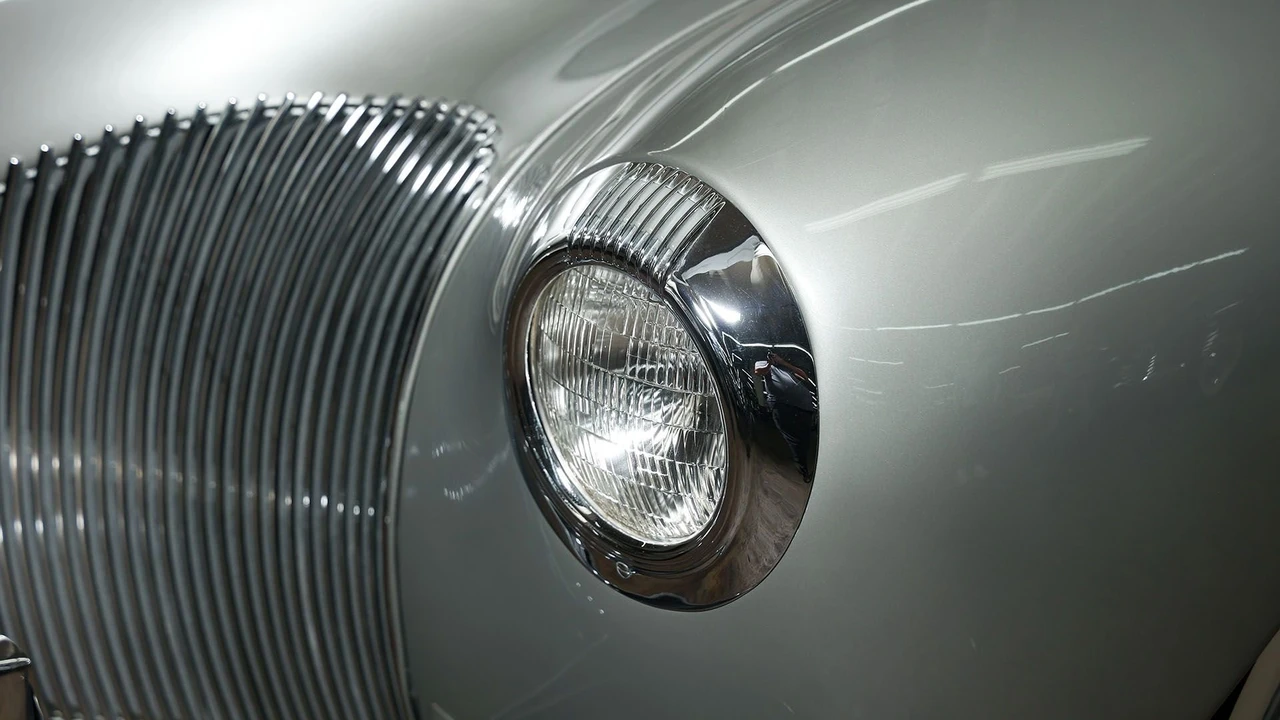 1940 Lincoln Zephyr - Image 10 of 31