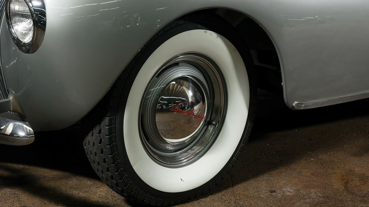1940 Lincoln Zephyr - Image 23 of 31