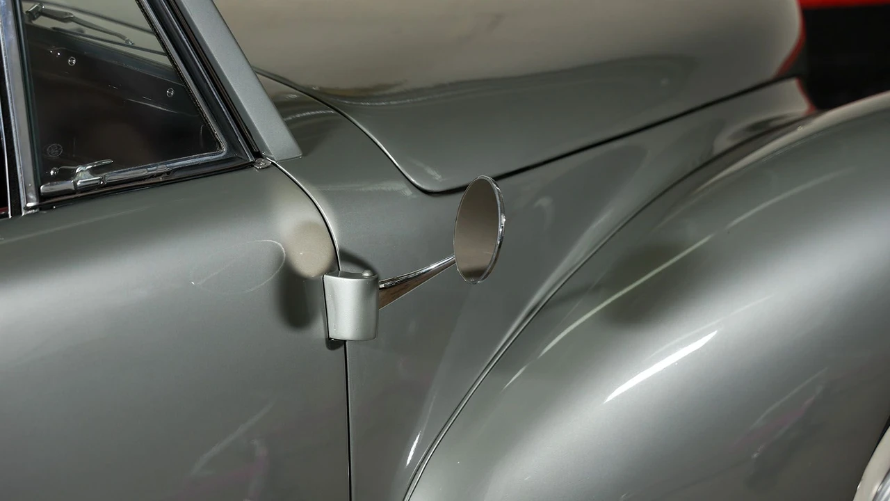 1940 Lincoln Zephyr - Image 17 of 31
