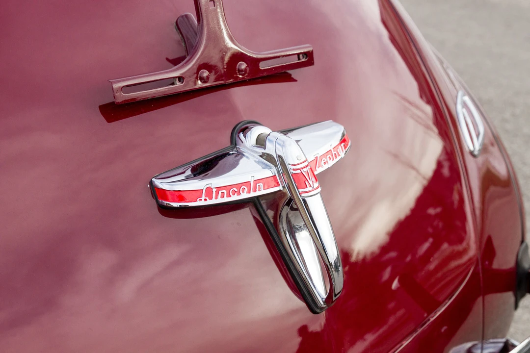 1940 Lincoln Zephyr - Image 2 of 17