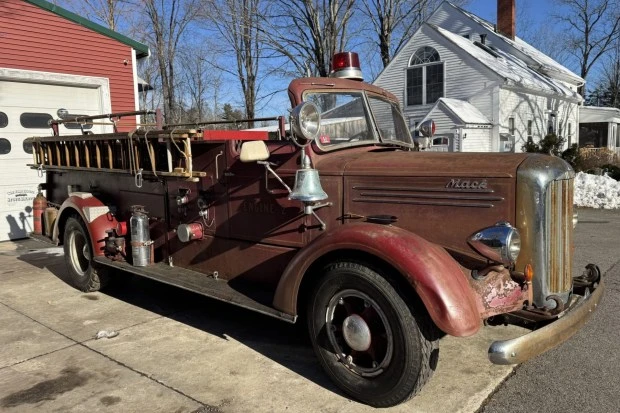 1940 Mack - Image 3 of 9