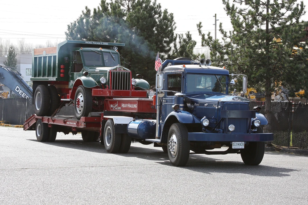 1940 Mack - Image 2 of 2