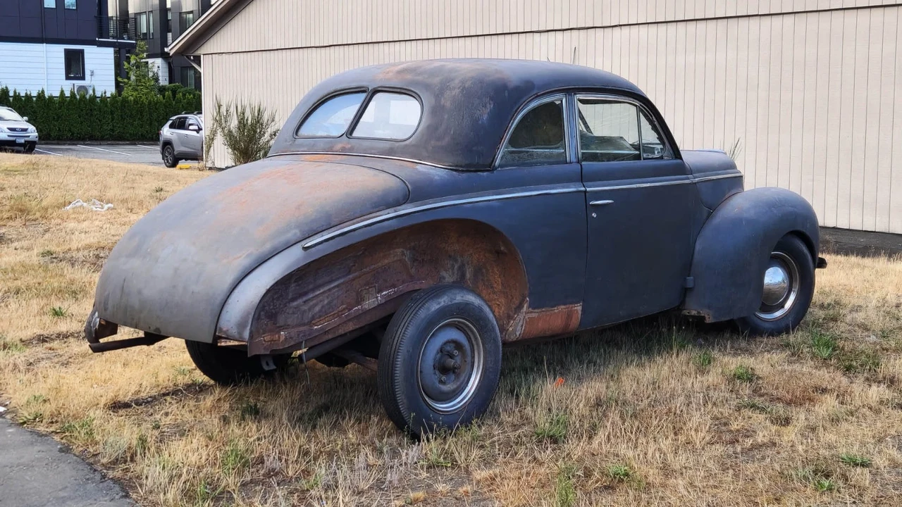 1940 Mercury Eight - Image 4 of 21