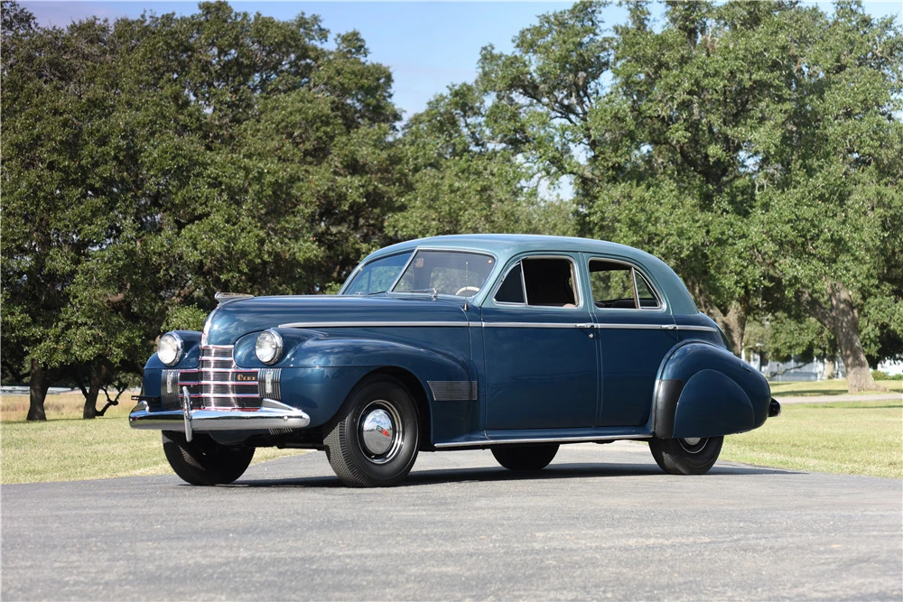 1940 Oldsmobile 98 - Image 2 of 8